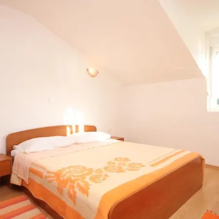 Sea View Apartment *